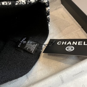 Шляпа из вязаной шерсти Chanel
