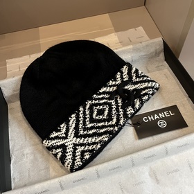 Шляпа из вязаной шерсти Chanel