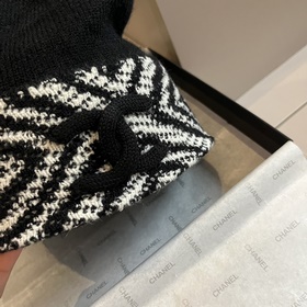Шляпа из вязаной шерсти Chanel