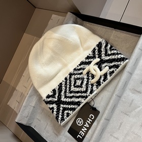 Шляпа из вязаной шерсти Chanel