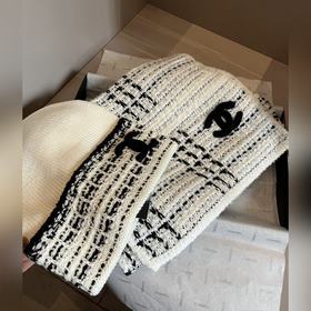 Комплект вязаной шапки шарфа Chanel в 
