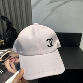 Новинка от Chanel： двусторонняя вышита