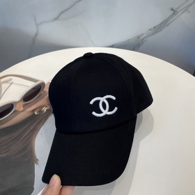 Новинка от Chanel： двусторонняя вышита
