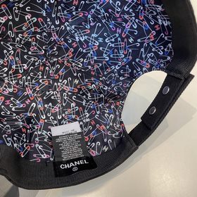 Новинка от Chanel： двусторонняя вышита