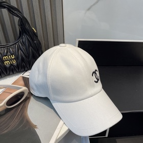 Новинка от Chanel： двусторонняя вышита