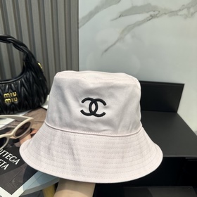 Новинка от Chanel： двусторонняя вышита