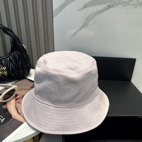 Новинка от Chanel： двусторонняя вышита