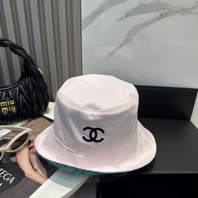 Новинка от Chanel： двусторонняя вышита