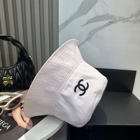 Новинка от Chanel： двусторонняя вышита