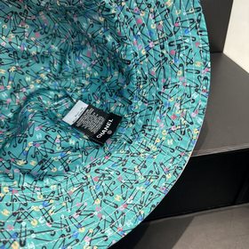 Новинка от Chanel： двусторонняя вышита