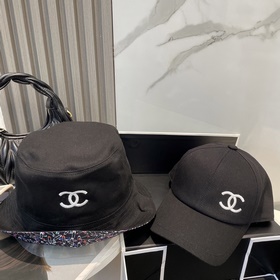 Новинка от Chanel： двусторонняя вышита
