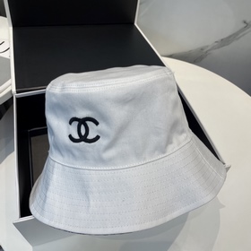 Новинка от Chanel： двусторонняя вышита