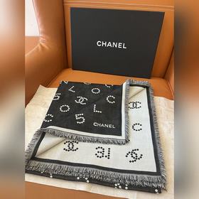 Шедевр от CHANEL： шарф, изготовленный 
