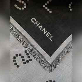 Шедевр от CHANEL： шарф, изготовленный 