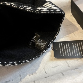 Шляпа из вязаной шерсти Chanel
