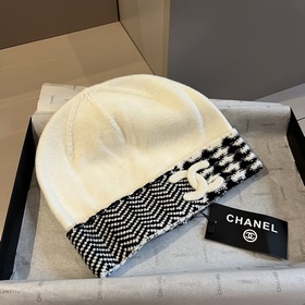 Шляпа из вязаной шерсти Chanel