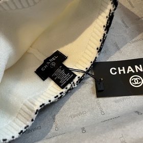 Шляпа из вязаной шерсти Chanel