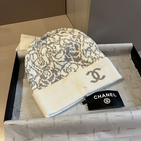 Шляпа из вязаной шерсти Chanel