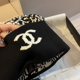 Шляпа из вязаной шерсти Chanel