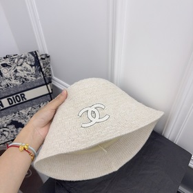 CHANEL  Новая шерстяная вязаная шапк