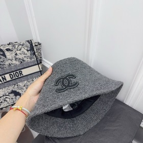 CHANEL  Новая шерстяная вязаная шапк
