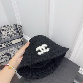 CHANEL  Новая шерстяная вязаная шапк