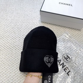 CHANEL] Минималистичная вязаная шапка 
