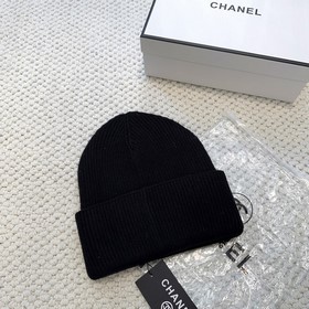 CHANEL] Минималистичная вязаная шапка 
