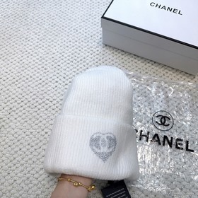 CHANEL] Минималистичная вязаная шапка 