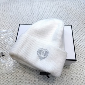 CHANEL] Минималистичная вязаная шапка 