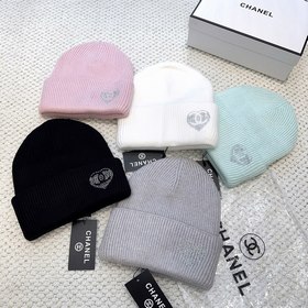 CHANEL] Минималистичная вязаная шапка 