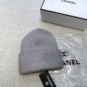 CHANEL] Минималистичная вязаная шапка