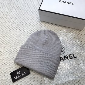 CHANEL] Минималистичная вязаная шапка 