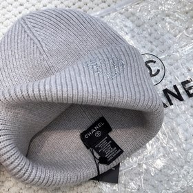CHANEL] Минималистичная вязаная шапка 