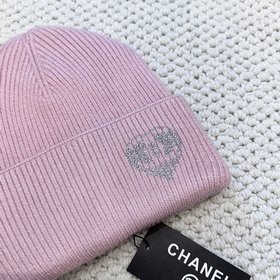 CHANEL] Минималистичная вязаная шапка 