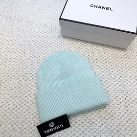 CHANEL] Минималистичная вязаная шапка 