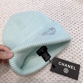 CHANEL] Минималистичная вязаная шапка 