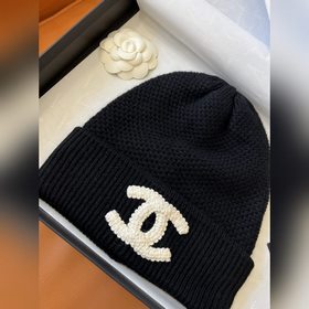 Кашемировая шапка Chanel 24B черного ц
