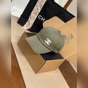 Новейшая бейсболка Chanel, которая ста