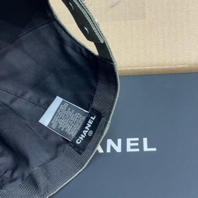 Новейшая бейсболка Chanel, которая ста