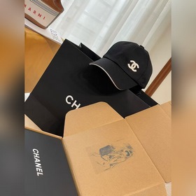 Необходимая бейсболка Chanel 2026 года