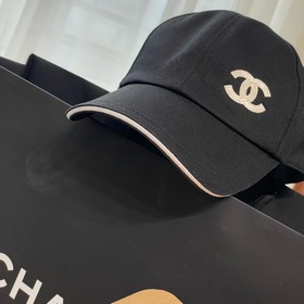 Необходимая бейсболка Chanel 2026 года