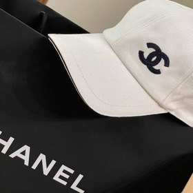 Новейшая бейсболка Chanel, которая ста