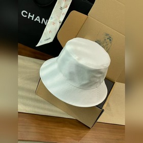 Эта рыбацкая шляпа Chanel просто потря