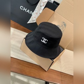 Эта рыбацкая шляпа Chanel просто потря