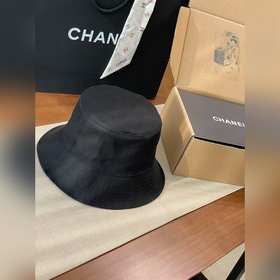 Эта рыбацкая шляпа Chanel просто потря