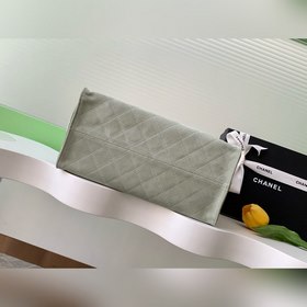 25-сантиметровая сумка из атласной кож