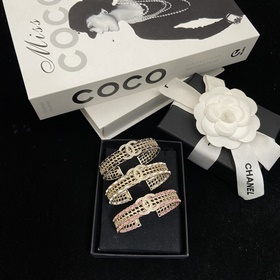 Chanel  Chanel Ажурный кожаный брасле