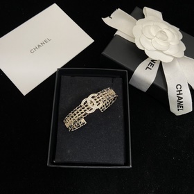 Chanel  Chanel Ажурный кожаный брасле