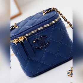 24A Новая компактная косметичка. Поист